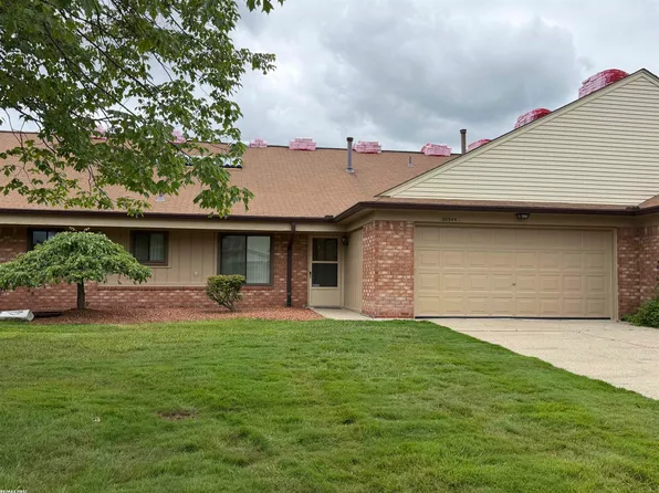 20344 Majestic Blvd, Clinton Township, MI 48036