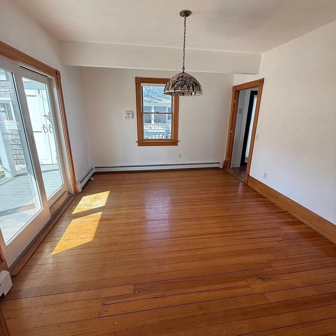 3 bed, 2750 sqft, $3,700 — Photo 4