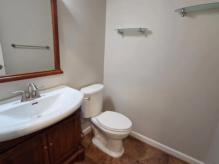 8201 Hensley Ct — Photo 13