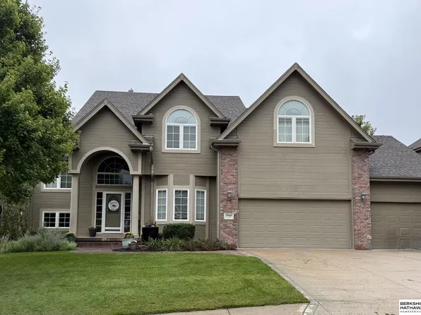 19880 Davenport St, Elkhorn, NE 68022