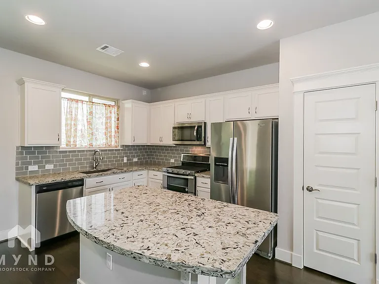 10601 Wills Loop — Photo 3