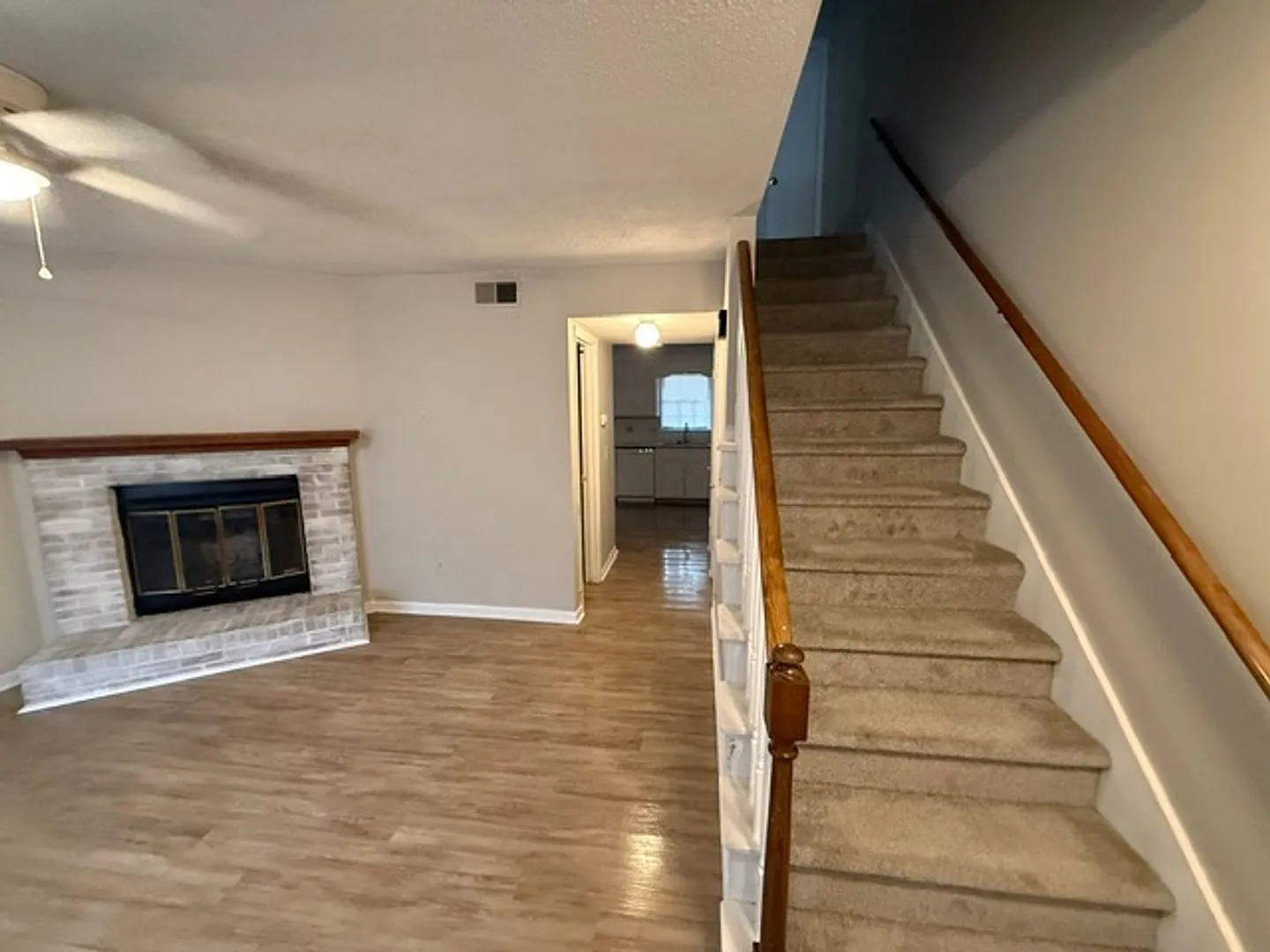 2br 1.5 Bath Townhome In Harbison Beautifully Renovated With Brand New Dishwasher And Washer/Dryer! — Photo 4