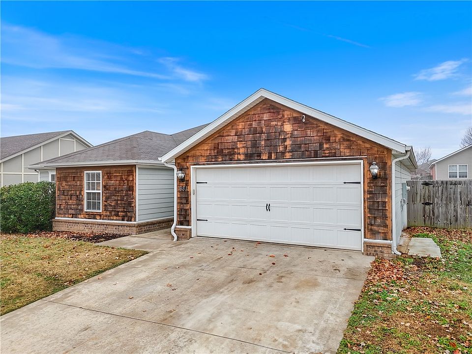 1st image of 681 Edens Ct