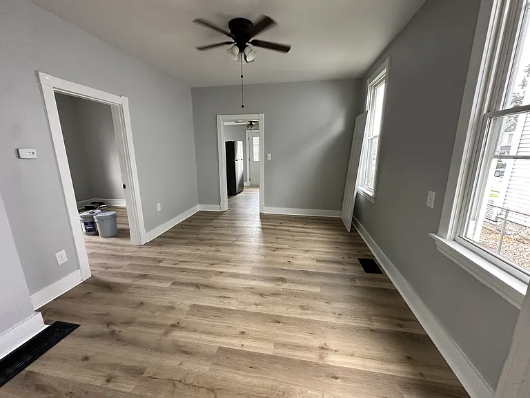 2309 Elbe Ave — Photo 4