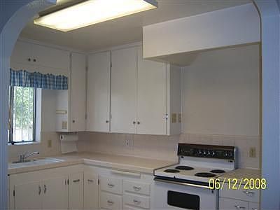 3rd image of 3237 E Lyell Ave