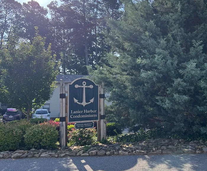 2089 Pine Tree Dr #50 — Photo 1