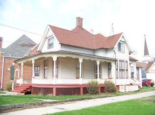 307 N Division St, Harvard, IL 60033