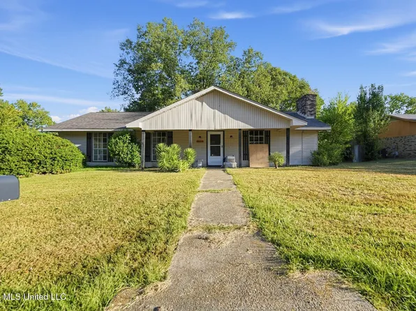 5424 Brookhollow Dr, Jackson, MS 39212