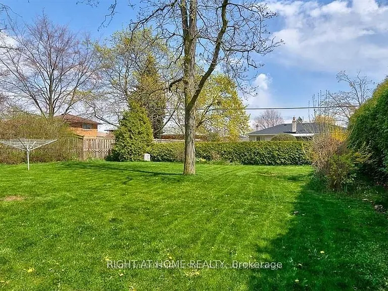 464 Sandlewood Rd — Photo 18