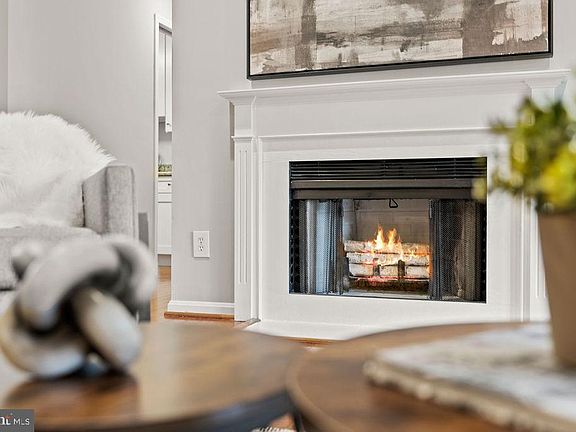 5th image of 2811 Lee Oaks Ct APT 203