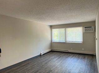 2310 Hickman Rd APT 4, Des Moines, IA 50310