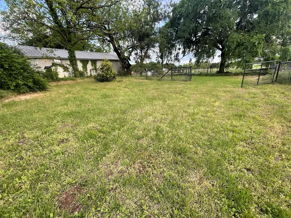 1941 County Road 223, Gainesville, TX 76233