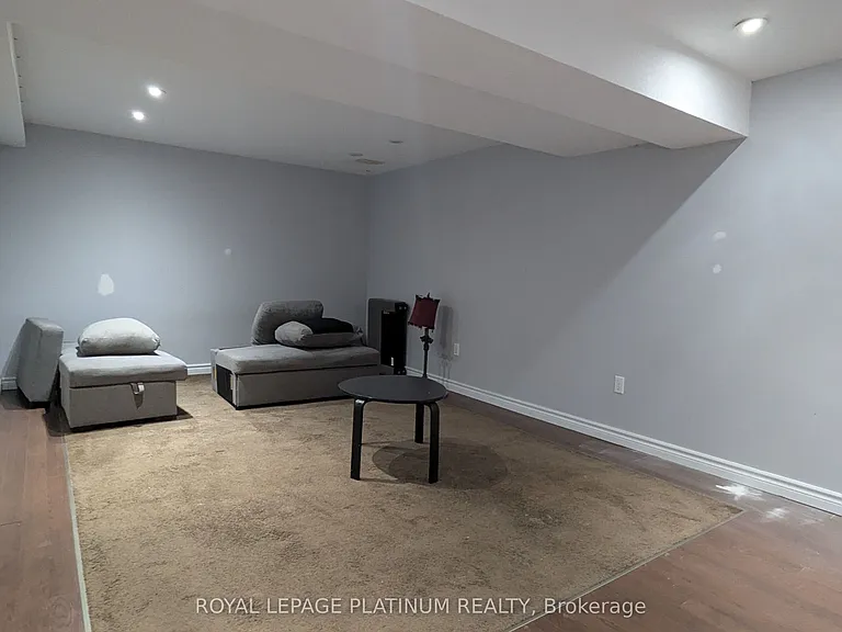 669 Zermatt Dr — Photo 6