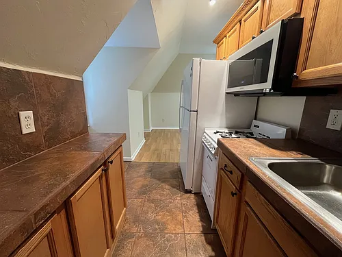 614 Mellon St #3 Photo 1