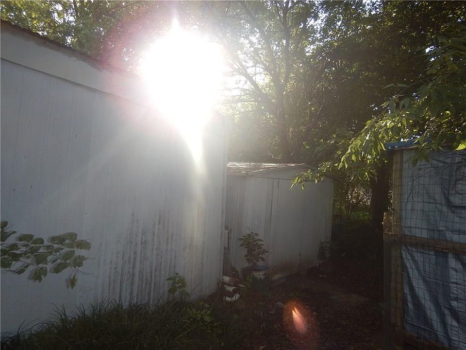 2nd image of 4205 Meadowview Dr