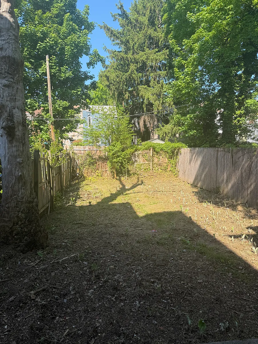 Building Photo - 428 Lancaster Ave #2