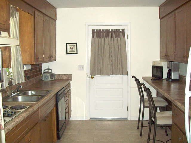 2nd image of 522 Whitson Chapel Rd