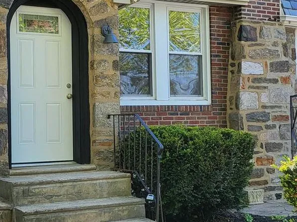 2105 N Hobart St, Philadelphia, PA 19131