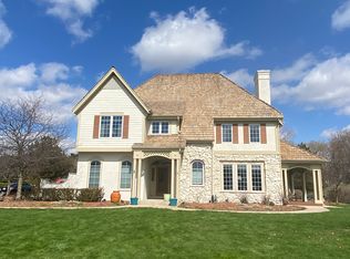 W301N3048 Windrush Cir, Pewaukee, WI 53072