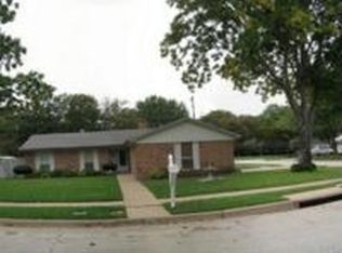 2008 Victoria Dr, Arlington, TX 76012