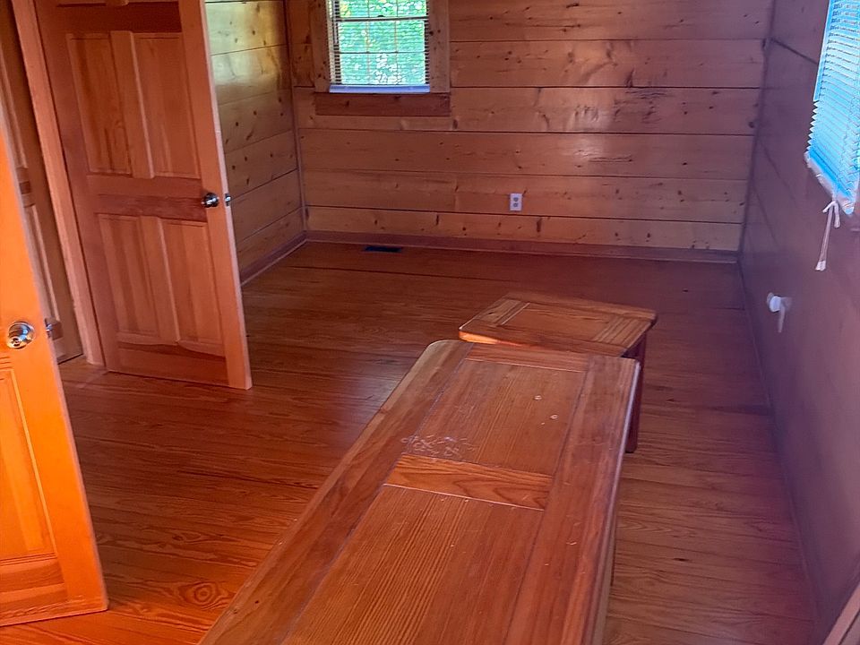 2nd image of 1607 Hooting Hollow Rd