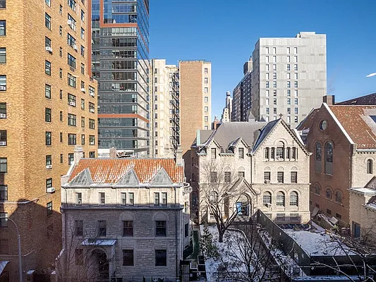 Rented by City Connections Realty | media 28