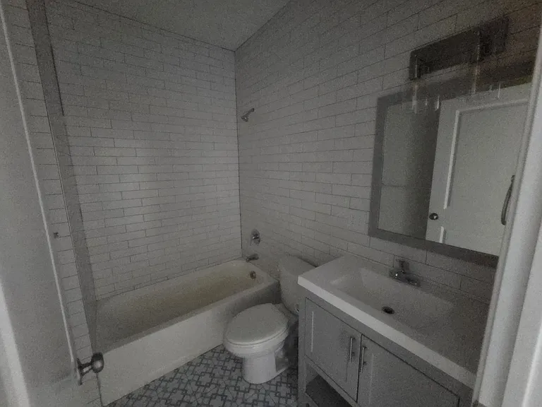 214 S 10th St #2 — Photo 16