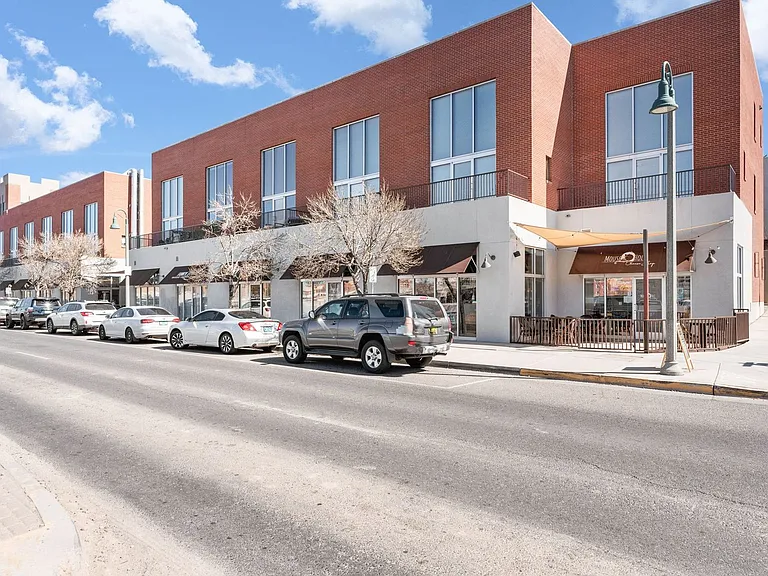 316 Broadway Blvd NE — Photo 27