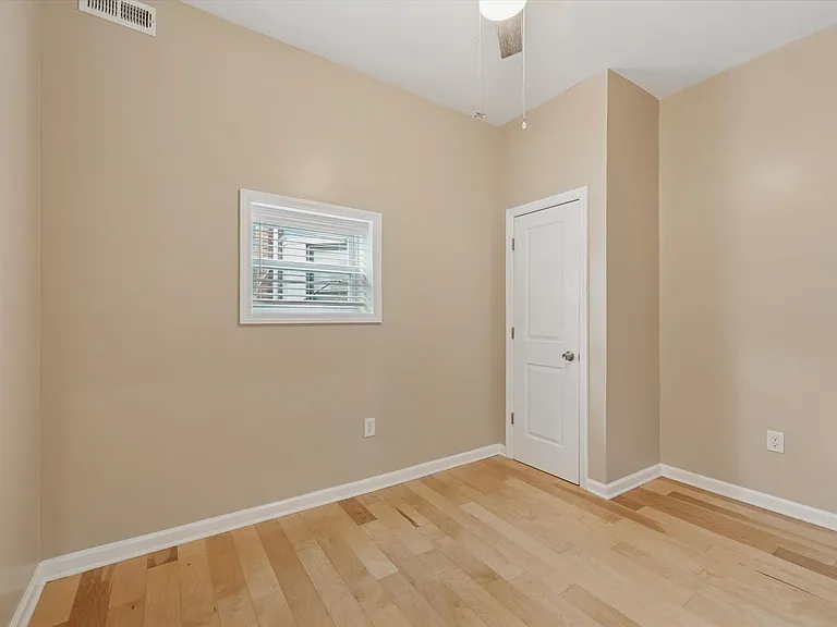 2809 W Jefferson St — Photo 9