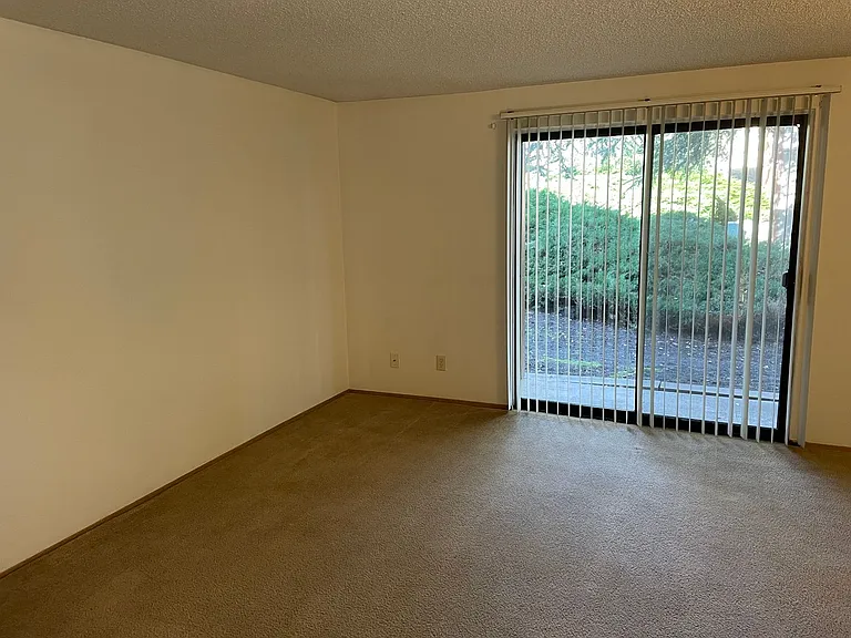 690 NW Atalanta Way #OAK — Photo 6