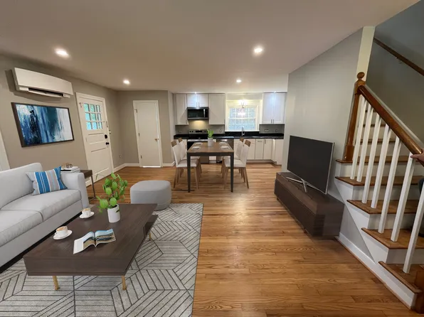 1040 Locust Ave Unit B, Charlottesville, VA 22901