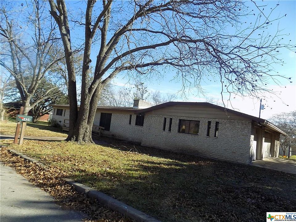 1st image of 3424 Royal Dr