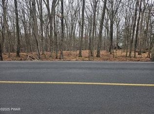 34 Westcolang Rd, Hawley, PA 18428