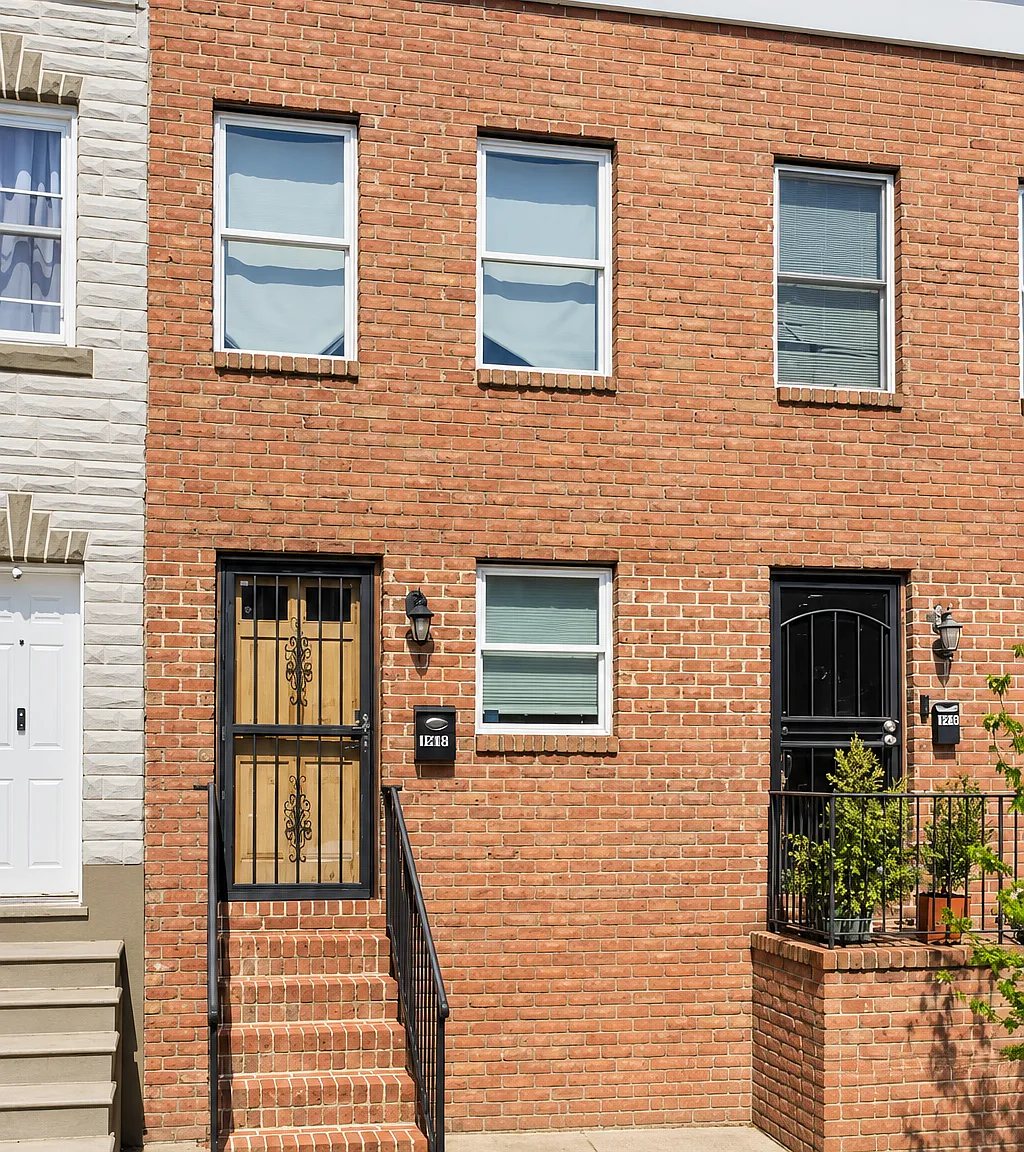 1218 W Ostend St — Photo 1