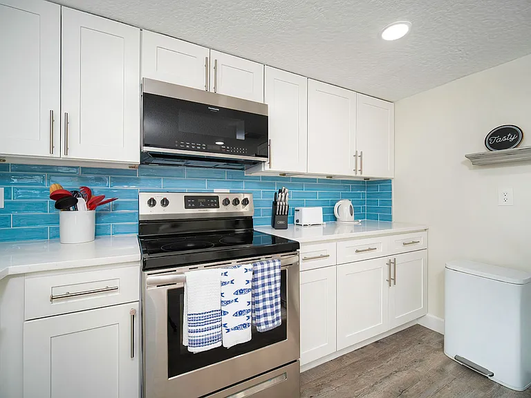 Winterhawk Dr — Photo 46
