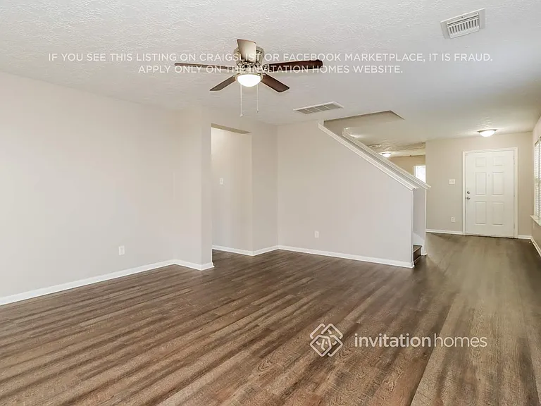 3603 Fuller Bluff Dr — Photo 2