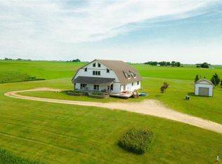 3049 Quaker Ln, Springville, IA 52336