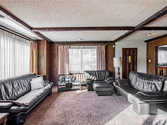 4th image of 526 S Washington St