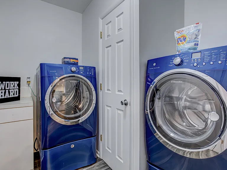 1734 S Lark Ln — Photo 26