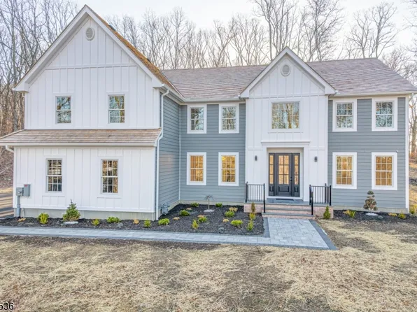 3 Red Oak Row, Chester Twp., NJ 07930