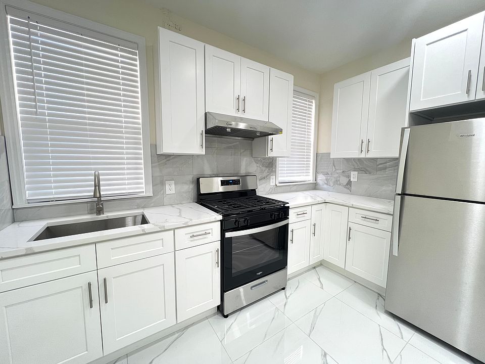 1st image of 2380 82nd St