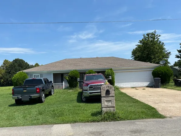 338 E Oak St, Bono, AR 72416