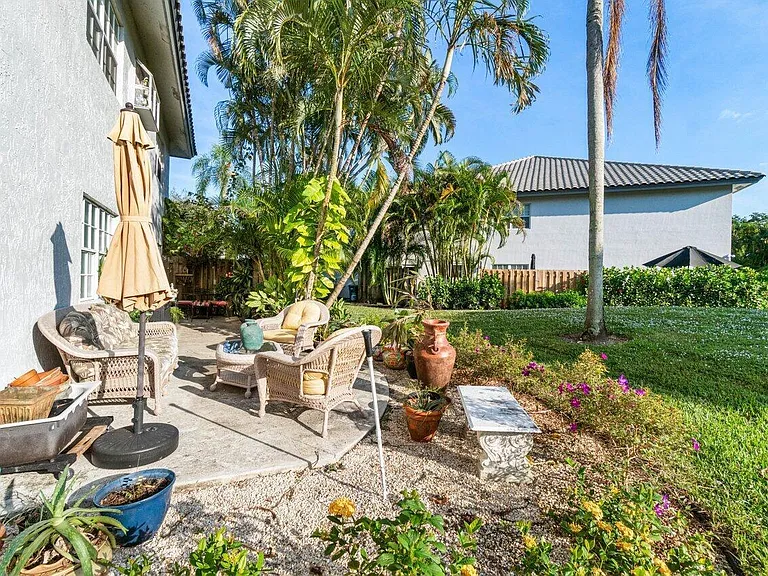 11706 Briarwood Cir #1 — Photo 44