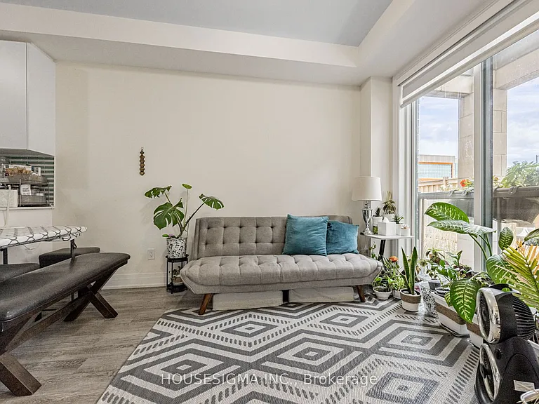 713 Lawrence Ave W #5 — Photo 9
