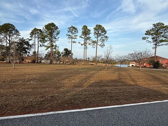 3rd image of 100 Mallard Pointe Dr