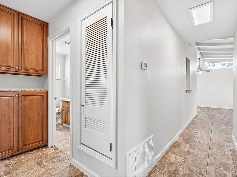 2203 Del Rio Dr — Photo 19