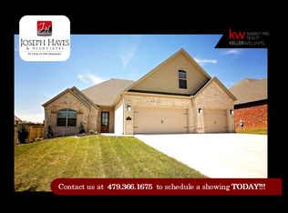 1341 Tuscany Dr, Centerton, AR 72719
