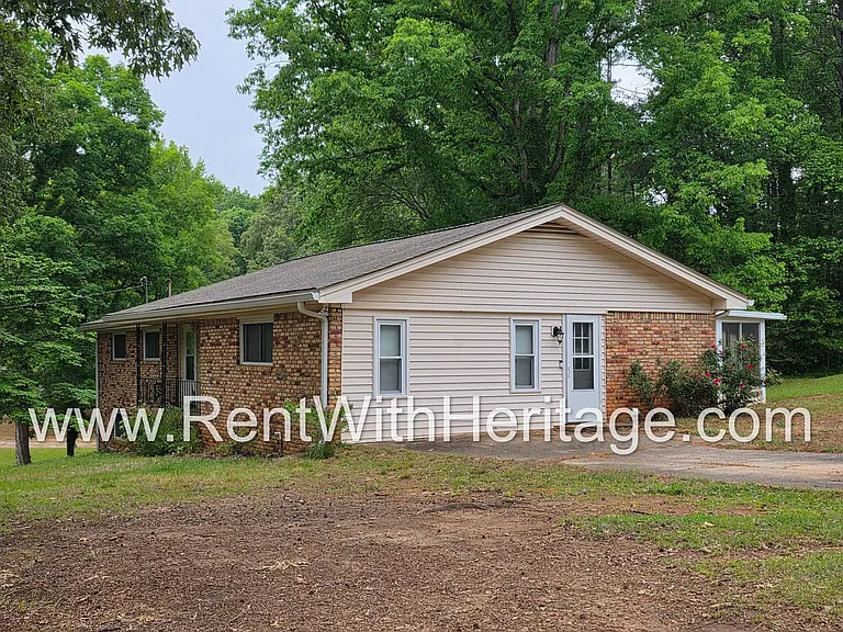 6190 Knights Ln — Photo 4
