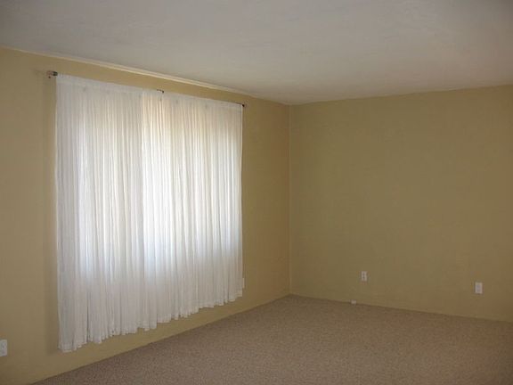 3rd image of 4716 Ponderosa Ave NE