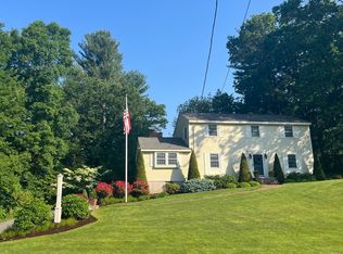 1 Lancaster Pl, Andover, MA 01810
